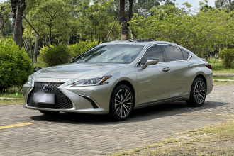 雷克萨斯ES 2021款 300h 卓越版