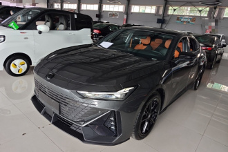 长安UNI-V 2022款 1.5T 尊贵型