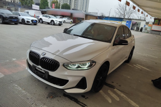 宝马1系 2021款 改款 125i M运动曜夜版