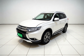 三菱 欧蓝德 2018款 2.0L 两驱荣耀版 5座