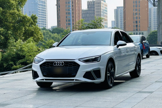 奥迪A4L 2022款 40 TFSI 时尚动感型