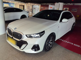 宝马i5 2024款 eDrive 35L 尊享型 M运动套装