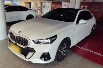 宝马i5 2024款 eDrive 35L 尊享型 M运动套装