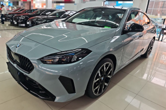 宝马2系 2025款 225L M运动曜夜套装