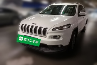 Jeep 自由光 2016款 2.0L 优越版