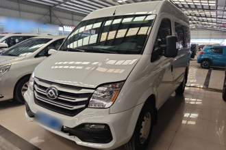 上汽大通MAXUS 新途V80 2023款 2.0T 手动经典傲运通短轴中顶5/6座
