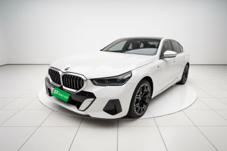 宝马5系 2025款 530Li 尊享型 M运动套装