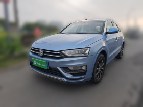 众泰SR7 2016款 1.5T 手动魔方之心版 国V