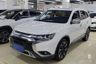 三菱 欧蓝德 2020款 2.4L 四驱致享版 5座