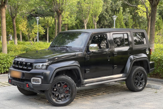 北京越野BJ40 2023款 2.0D 自动四驱刀锋英雄版侠客型