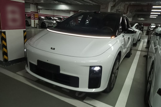 理想汽车 理想i6 2025款 四驱标准版