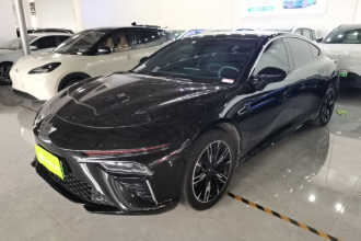 哪吒汽车 哪吒S 2022款 增程版 1160km 后驱小版