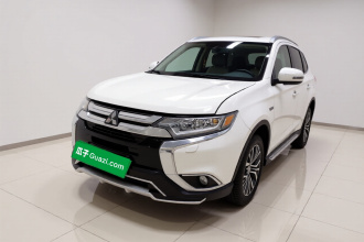 三菱 欧蓝德 2016款 2.4L 四驱精英版 5座