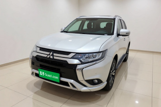 三菱 欧蓝德 2021款 2.0L 两驱畅享版 5座