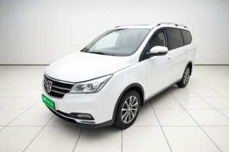 宝骏730 2019款 1.5L 手动时尚型 7座 国VI