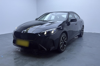 宝马2系 2025款 225L M运动曜夜套装