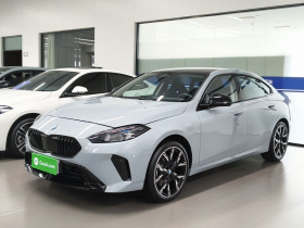 宝马2系 2025款 225L M运动曜夜套装