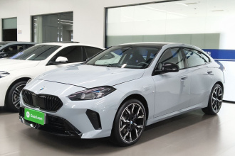 宝马2系 2025款 225L M运动曜夜套装