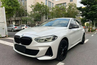 宝马1系 2021款 改款 120i M运动曜夜版