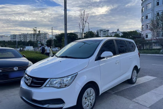 宝骏730 2019款 1.5L 手动超值型 7座 国VI