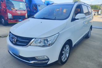 宝骏730 2016款 1.5L 手动豪华型 7座