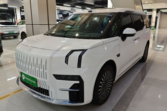 极氪009 2024款 六座行政版四驱 108kWh