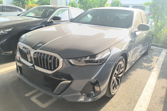 宝马i5 2024款 eDrive 35L M运动套装