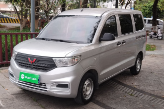 五菱汽车 五菱宏光V 2022款 1.5L劲取版电动助力LAR