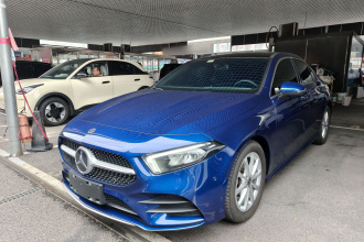 奔驰A级 2021款 A 200 L 运动轿车时尚型