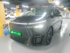 小鹏X9 2025款 纯电 740超长续航 Max