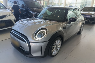 MINI 2023款 改款 1.5T COOPER 艺术家