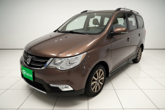 宝骏730 2014款 1.5L 手动豪华导航ESP版 7座