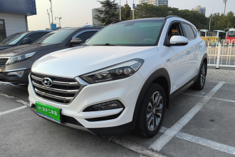 现代 途胜 2015款 1.6T 双离合四驱尊贵型