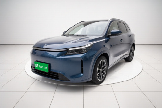 蓝电E5 PLUS 2025款 120km 标准旅行定制版 7座