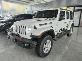 Jeep 牧马人 2019款 2.0T Sahara 四门版 国VI