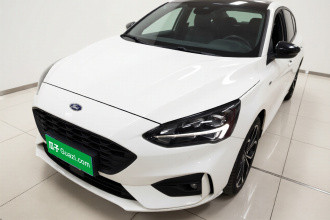 福特 福克斯 2021款 三厢 EcoBoost 180 自动ST Line