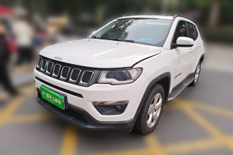 Jeep 指南者 2020款 220T 自动精英版