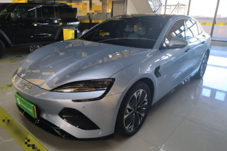 比亚迪 海豹 2022款 550km 标准续航后驱版尊贵型