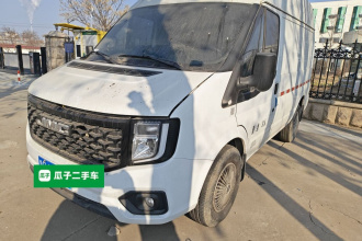 江铃福顺 2022款 2.0T 手动厢式运输车短轴中高顶3座