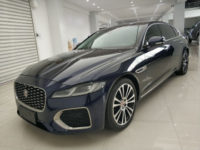 捷豹XFL 2023款 XFL 2.0T P250 两驱尊享豪华版