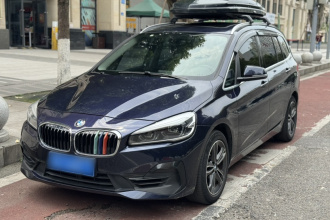 宝马2系多功能旅行车 2019款 220i 尊享型运动套装