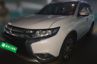 三菱 欧蓝德 2018款 2.4L 四驱豪华版 7座