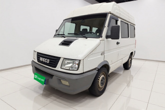 依维柯得意 2017款 2.5T A35客车5-7座47Z5