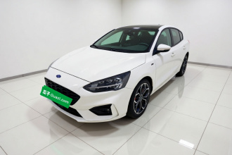福特 福克斯 2019款 三厢 EcoBoost 180 自动ST Line