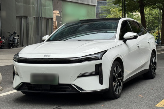 吉利银河 银河L6 2023款 125km 星舰