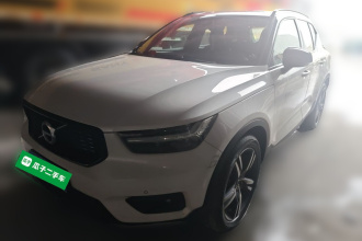 沃尔沃XC40 2020款 T4 四驱智雅运动版