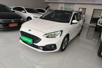 福特 福克斯 2021款 两厢 EcoBoost 180 自动锋潮型
