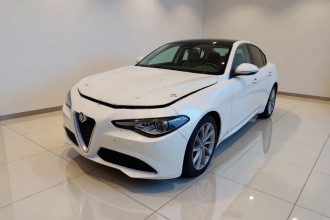 阿尔法·罗密欧 Giulia朱丽叶 2017款 2.0T 200HP 豪华版
