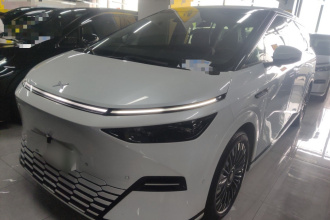 小鹏X9 2025款 纯电 740超长续航 Max