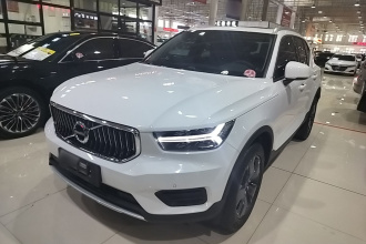 沃尔沃XC40 2022款 T4 四驱智行时尚版
